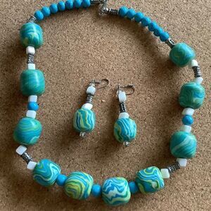 TURQUOISE BLUE LIGHT GREEN HAND MADE AND HAND PAINTED BEADS NECKLACE EARRINGS SE
